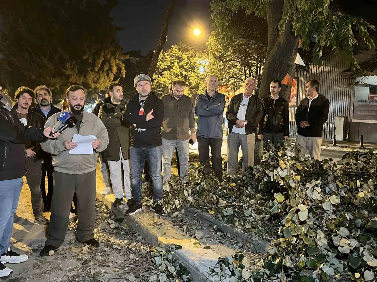 Eyüpsultan’da ağaç kesimi iddiaları sonrası vatandaşlardan İBB’ye tepki