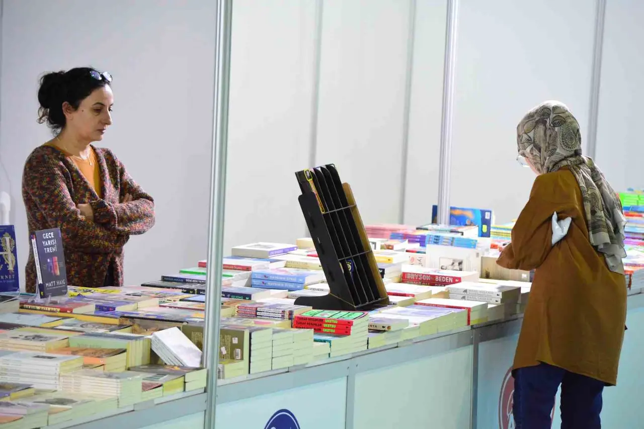Çorum’da kitap fuarı açıldı: 125 yayınevi ve 120’den fazla yazar kitapseverlerle buluşacak