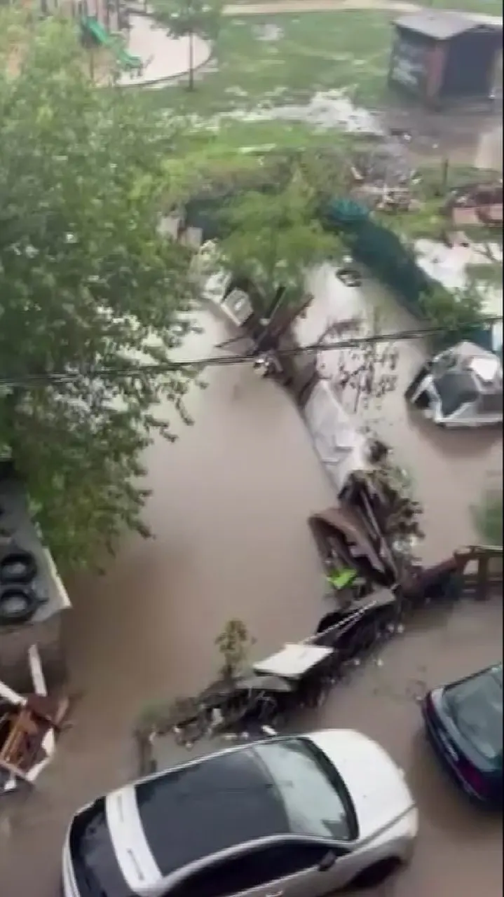 Diyarbakır’da sağanak nedeni ile bir mahalle sular altında kaldı