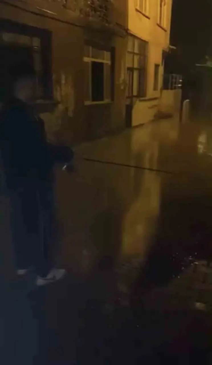 Biga’da cadde ve sokaklar göle döndü