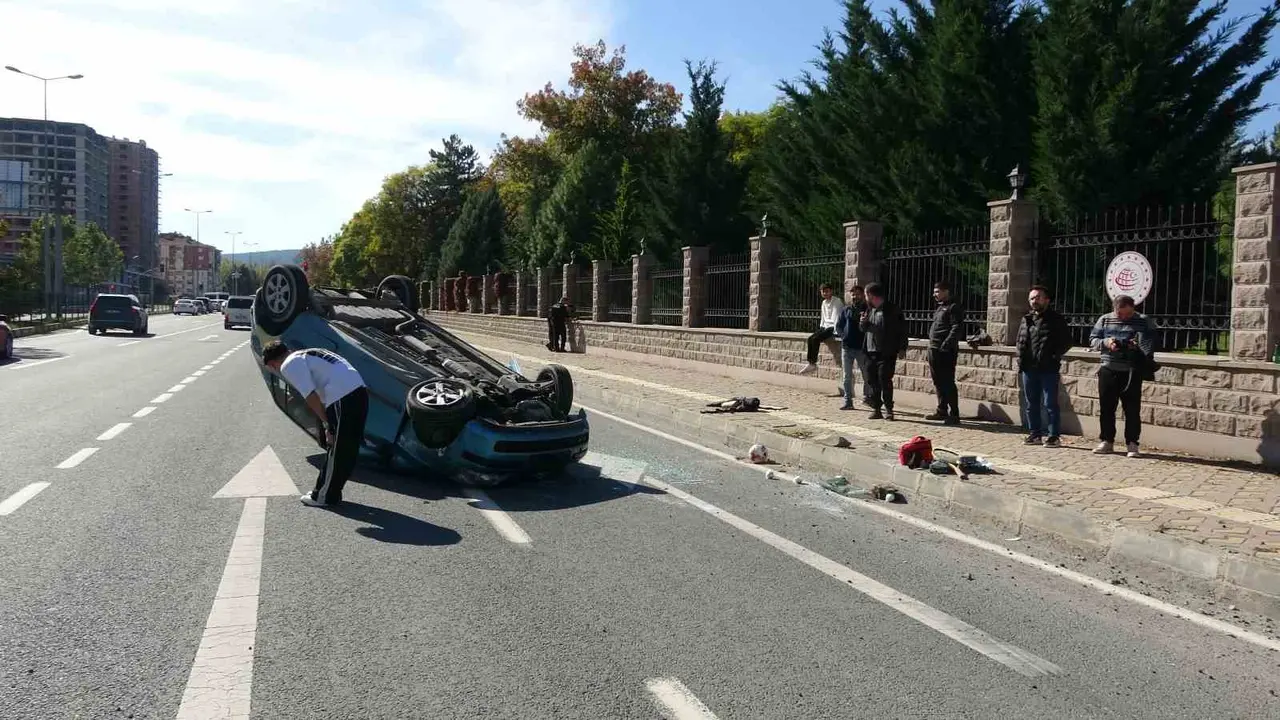 Kastamonu’da otomobil takla attı, 3 kişi burnu bile kanamadan kurtuldu