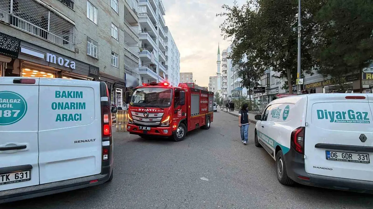 Diyarbakır’da çalışma esnasında doğal gaz borusu çatladı, ekipler harekete geçti