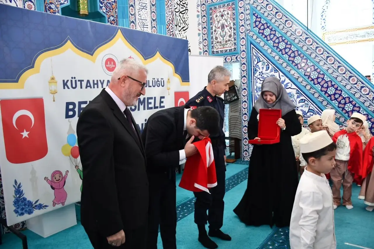 Kütahya’da minik öğrenciler Bed-i Besmele heyecanı yaşadı