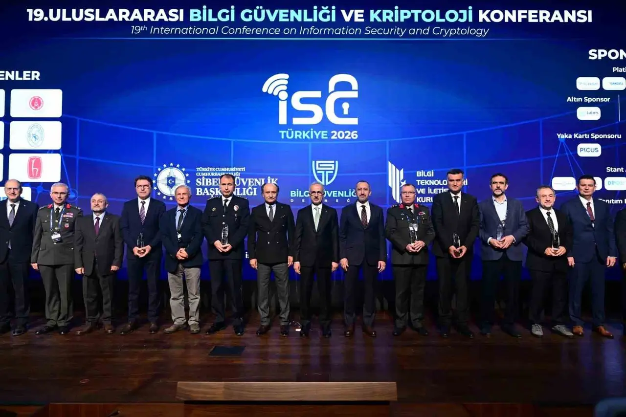 Bakan Uraloğlu: "Veriyi kendi topraklarımızda tutmak, siber bağımsızlığımızın ve teknolojik egemenliğimizin en somut ifadesidir"