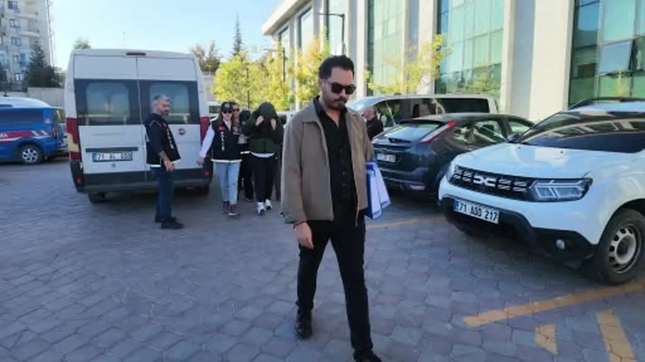 Fuhuş operasyonunda 5 şüpheli adliyeye sevk edildi