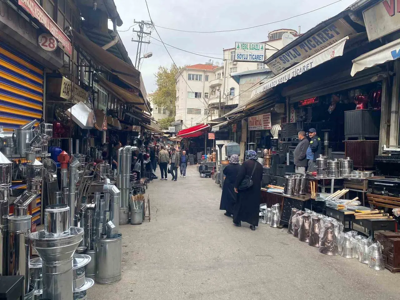 Sobacılar Çarşısı’nda kış hareketliliği: Sobalar 5 bin liradan başlıyor