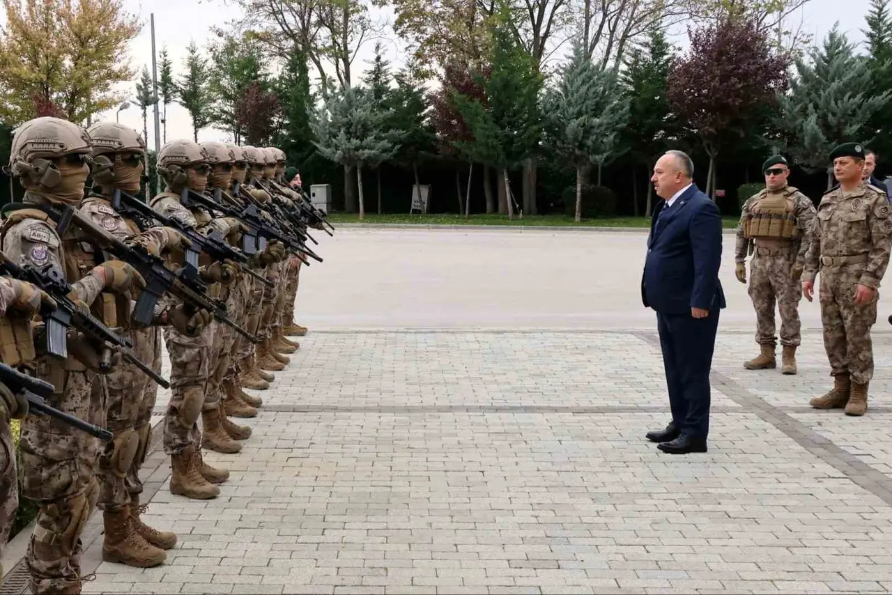 Emniyet Genel Müdürü Fidan, Özel Harekat Başkanlığını ziyaret etti