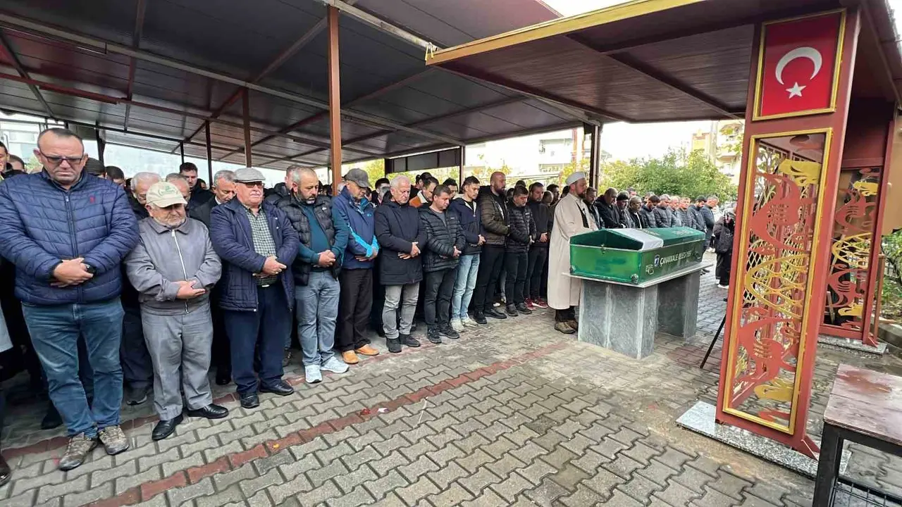 Çanakkale’de feci kazada hayatını kaybeden Efe son yolculuğuna uğurlandı