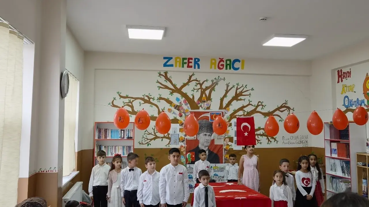 Minik yüreklerden Cumhuriyet’e anlamlı armağan: İstiklal Marşı’nın 10 kıtasını ezberlediler
