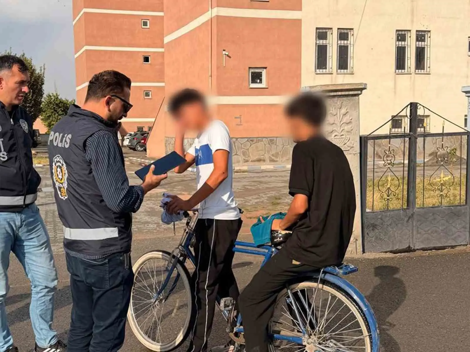 Iğdır’da okul ve çevrelerinde güvenlik denetimleri sıklaştırıldı
