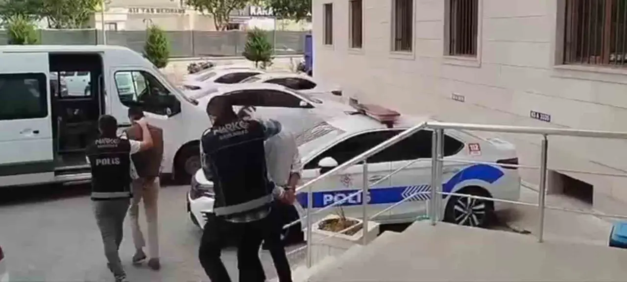 Şanlıurfa’da yolcu otobüsünde 16 kilo 400 gram skunk ele geçirildi