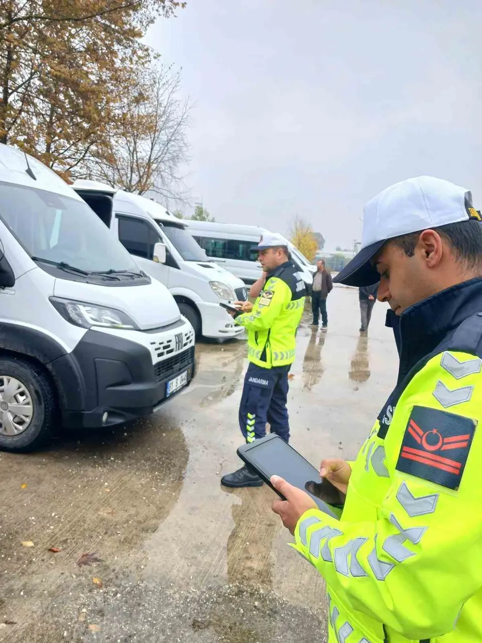 Düzce’de okul servis araçları sıkı denetleniyor