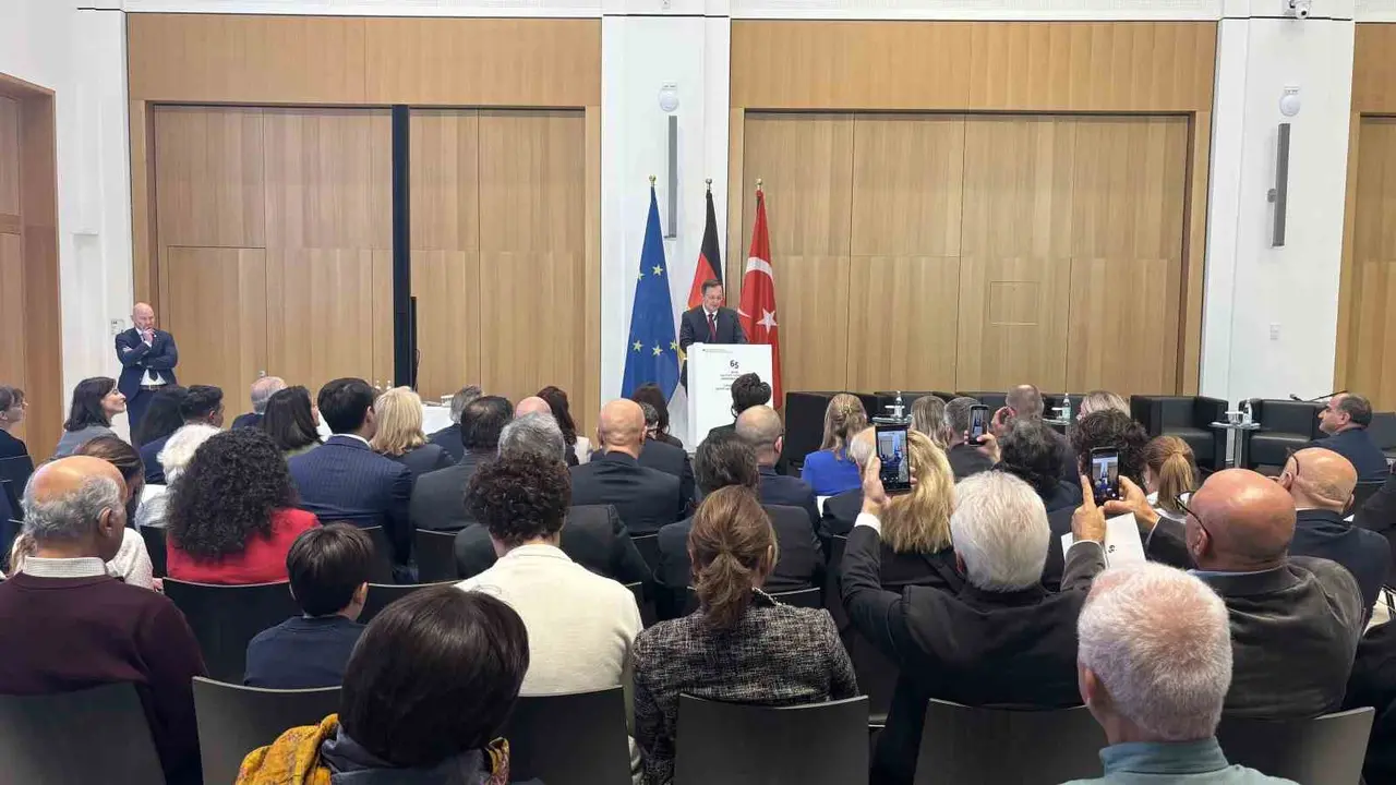 Merz: "Türkler, olağanüstü çalışkanlıklarıyla bugün içinde bulunduğumuz refahın altyapısını oluşturdular"