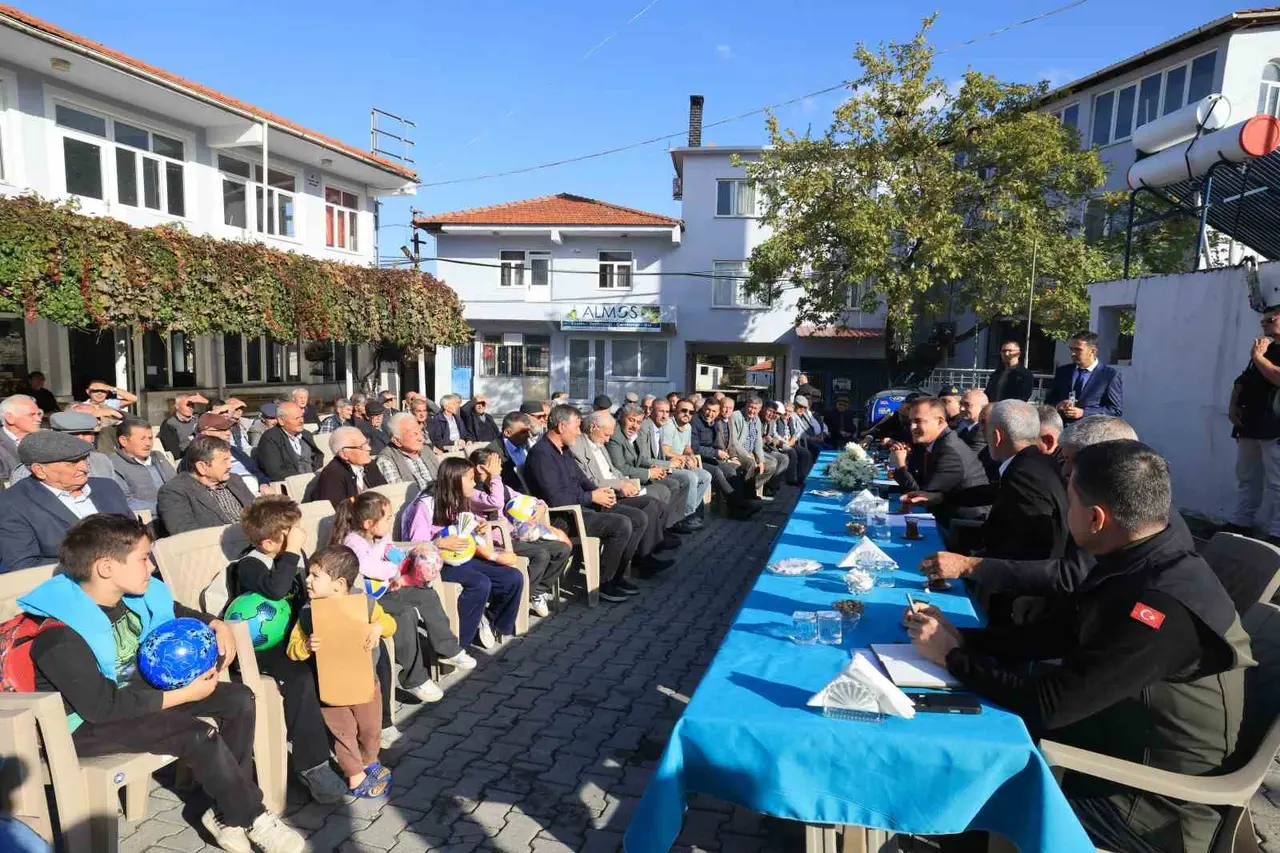 Vali Akbıyık, künar üreticilerinin taleplerini dinledi