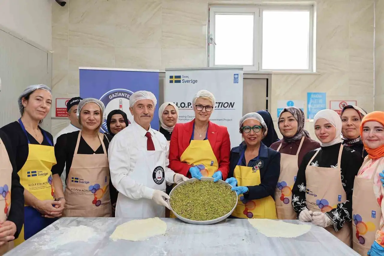 İsveç Büyükelçisi, Şahinbey Belediyesi aşevinde baklava açtı