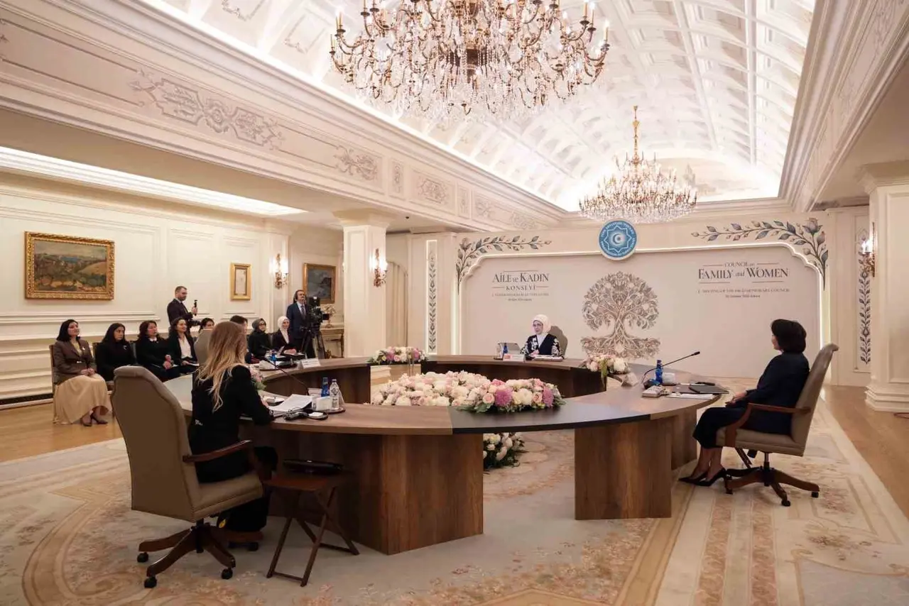 Emine Erdoğan’dan "TDT Aile ve Kadın Konseyi 1. Yüksek Onur Kurulu Toplantısı"na ilişkin paylaşım