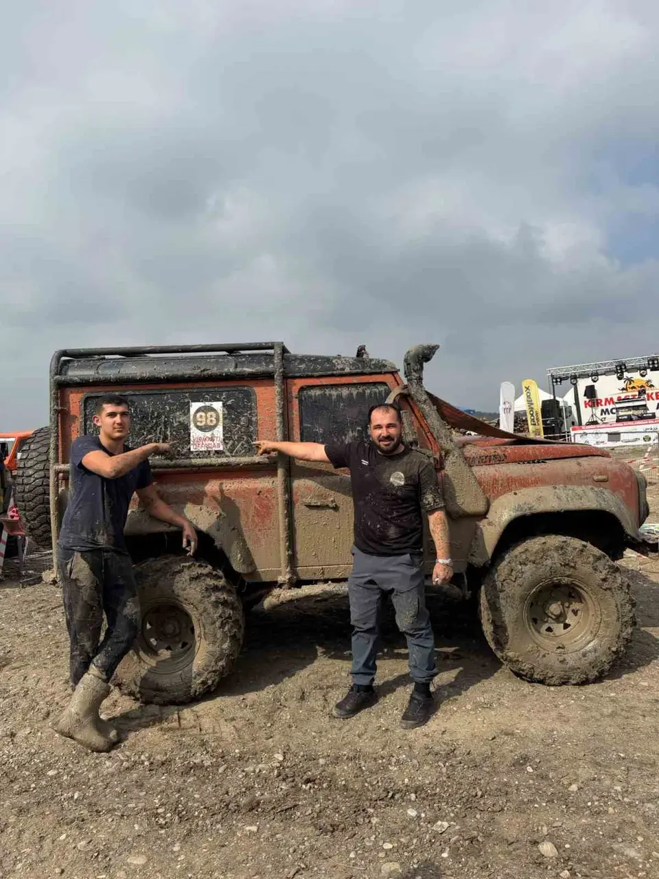 Kapıdağ Off-Road Ekibi, Mustafakemalpaşa’dan kupalarla döndü