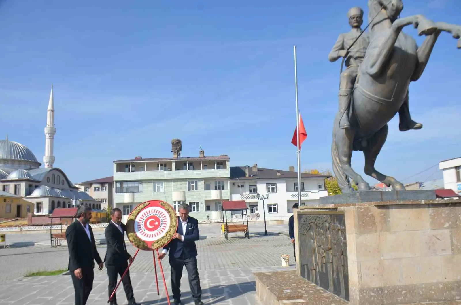 Bulanık’ta muhtarlar günü törenle kutlandı