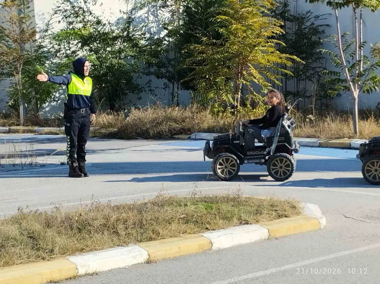 Bilecik’te 35 öğrenciye uygulamalı trafik eğitimi