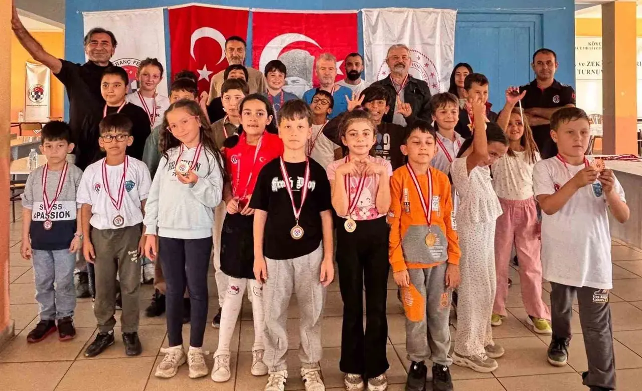 Köyceğiz’de Cumhuriyet coşkusu satrançla buluştu