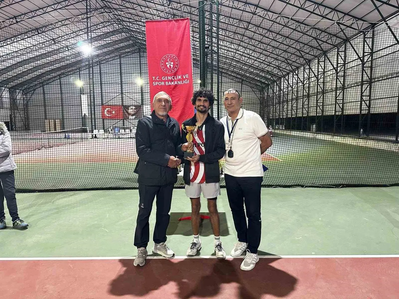 Cumhuriyet Bayramı coşkusu Aydın’da tenis kortlarına taşındı