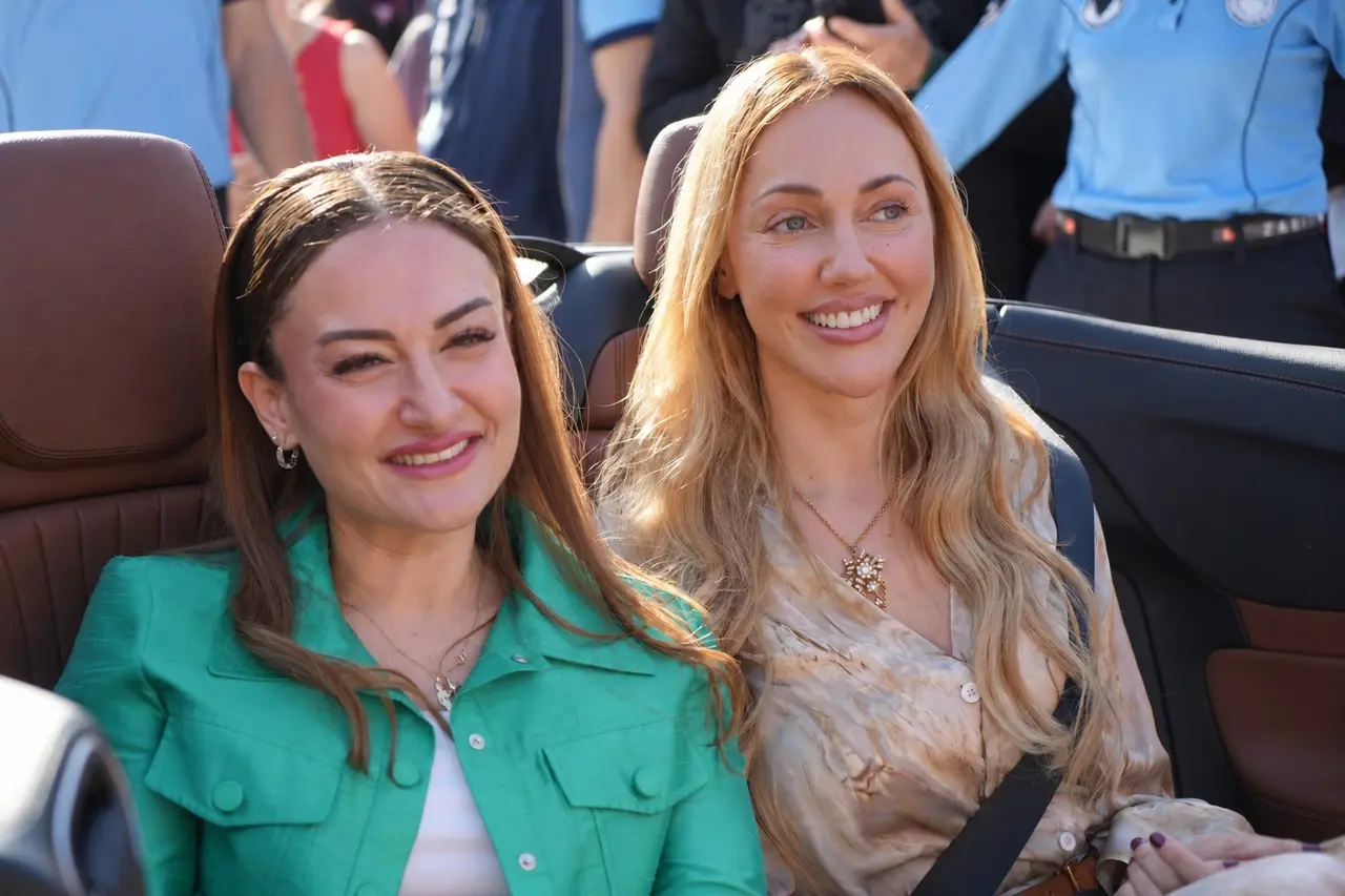 "63. Uluslararası Antalya Altın Portakal Film Festivali" kortejine yoğun ilgi