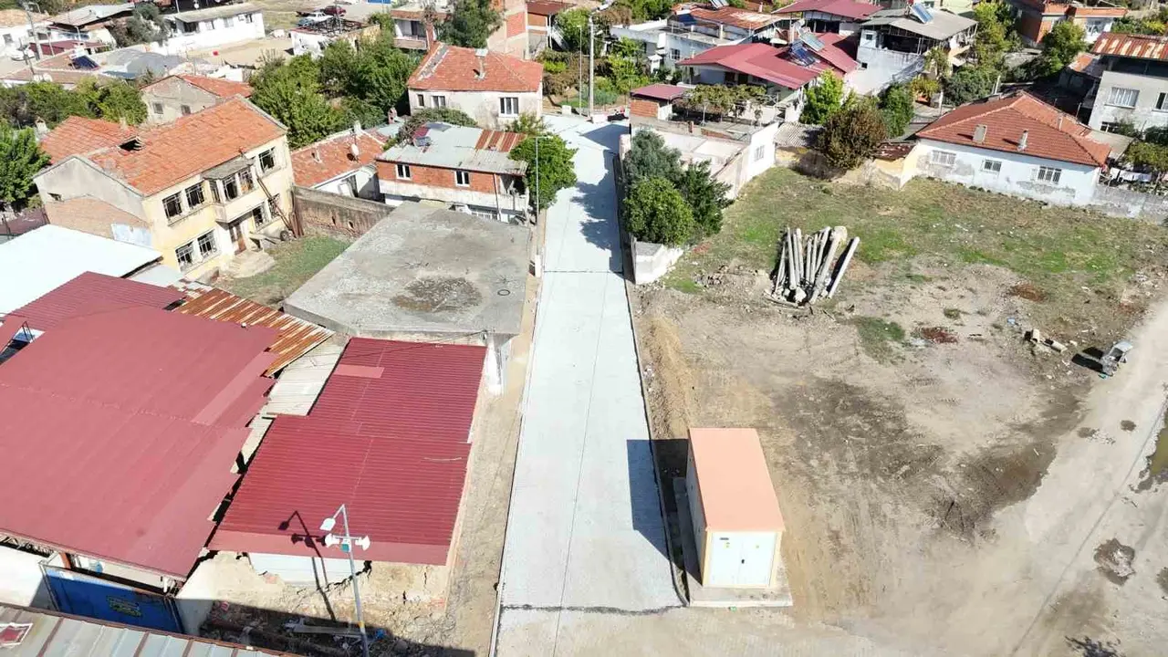 Nazilli Belediyesi’nin yol çalışmaları sürüyor