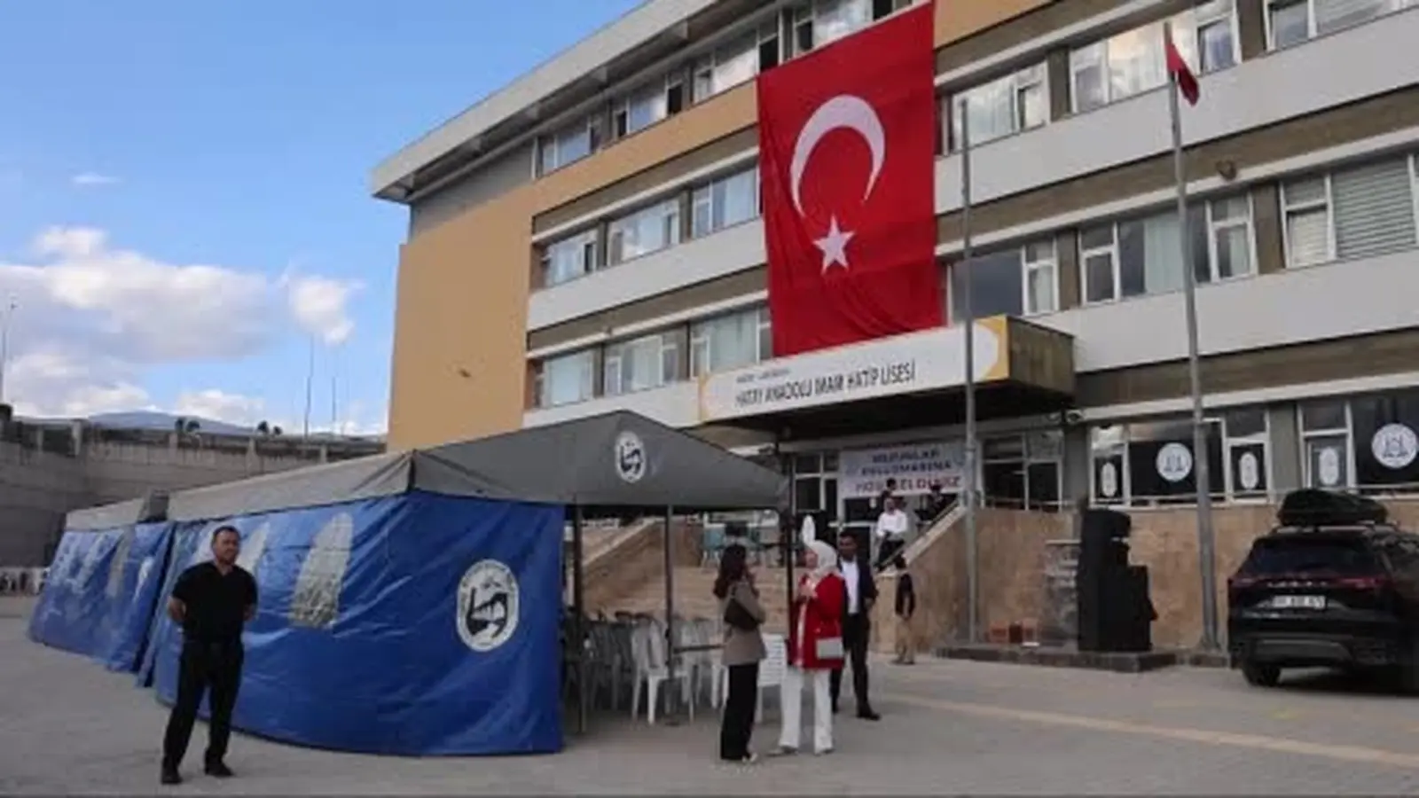 Hatay’da mezunlar buluştu, eski dostluklar yeniden canlandı