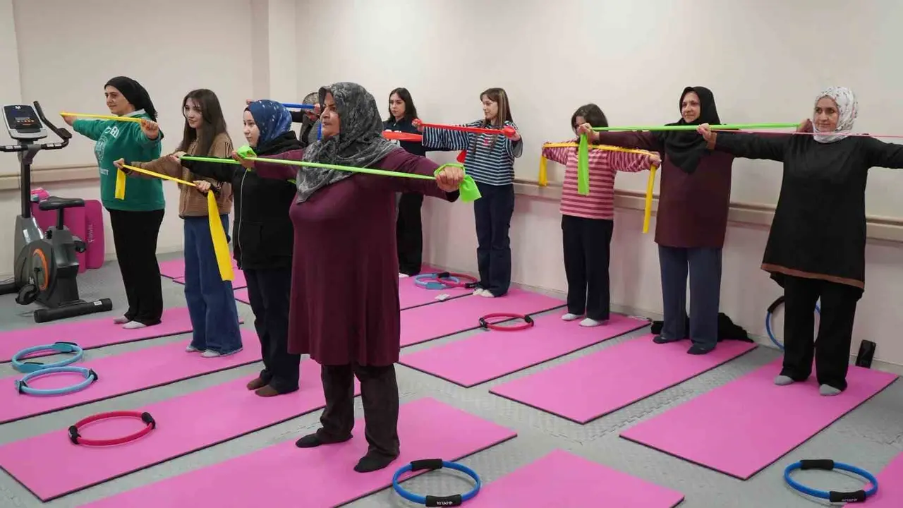 "Mahallemde Hareket Var" projesiyle 17 kilo verdi