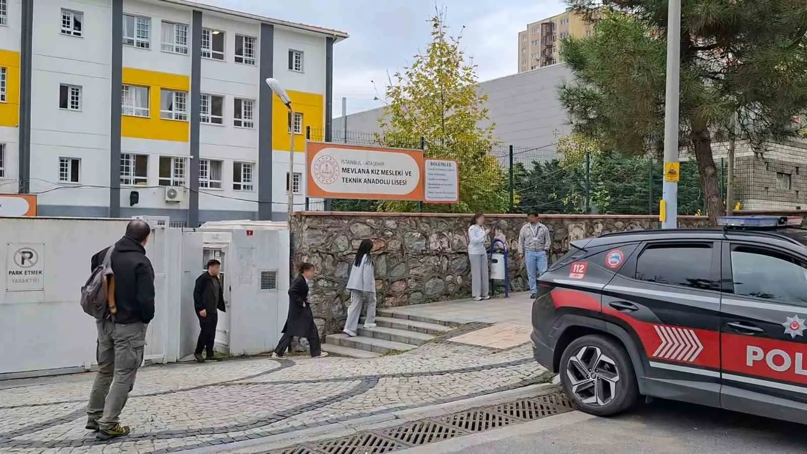 Okul önlerinde sıkı denetim: Ataşehir’de polisten asayiş ve güvenlik uygulaması