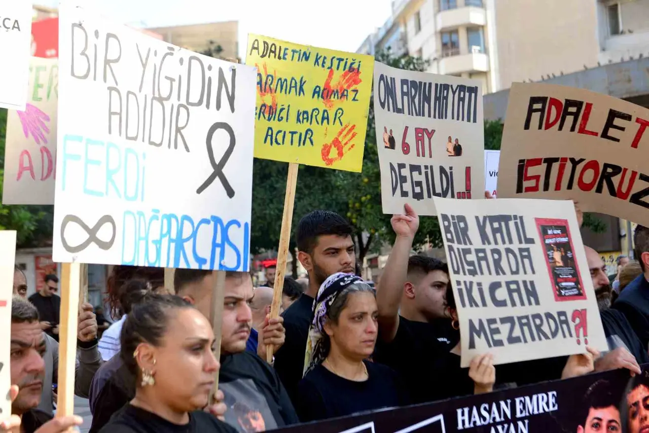 Adana’da 2 gencin ölümüne neden olan sürücünün tahliyesi protesto edildi