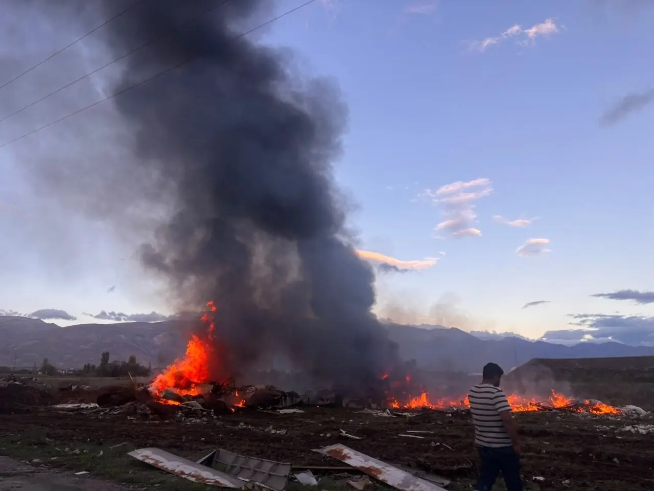 Erzincan’da hurdalık yangını