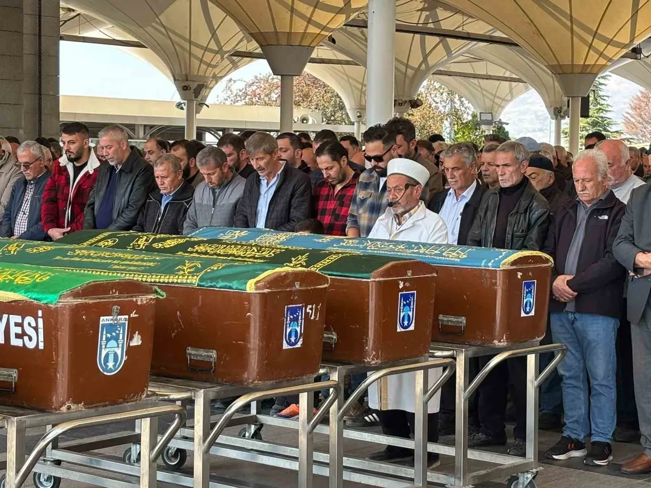 Ankara’da elektrik trafosuna girmesi nedeniyle hayatını kaybeden adam son yolculuğuna uğurlandı