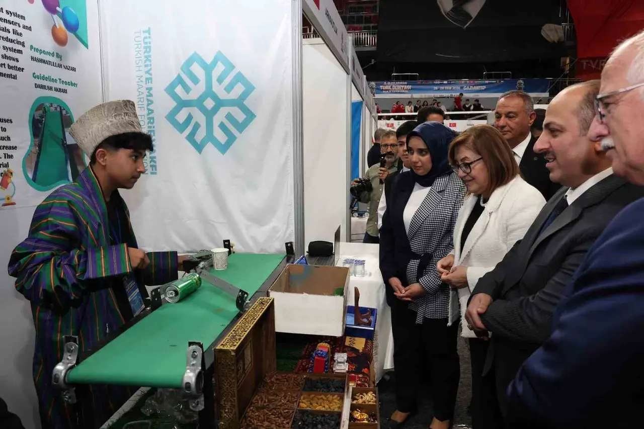 Gaziantep’te Türk dünyasının genç beyinleri bilim ve teknoloji için buluştu