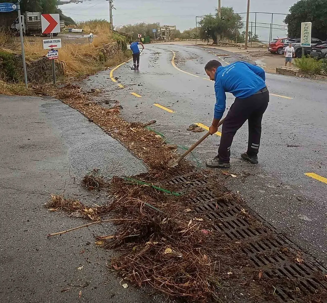 Muğla Büyükşehir ekiplerinden taşkın riski bulunan alanlara müdahale