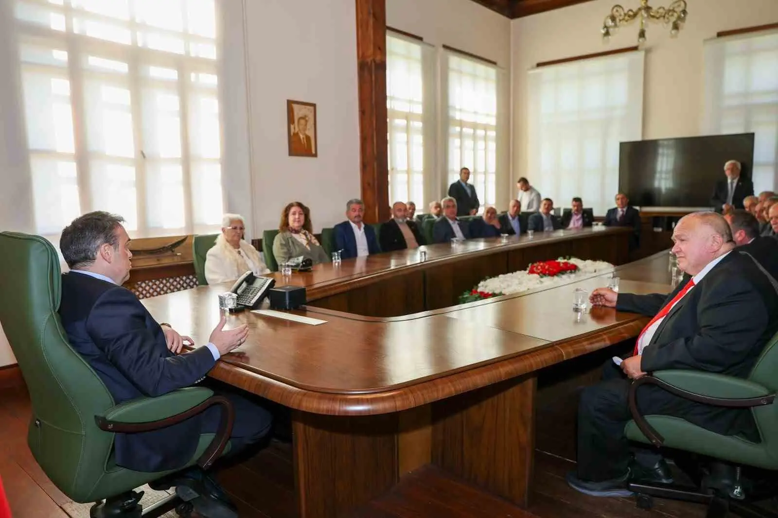 Vali Sözer, muhtarlarla bir araya geldi