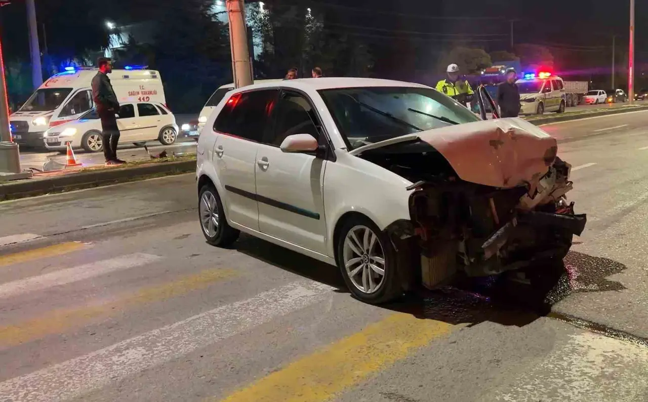 Aksaray’da 4 araçlı zincirleme kaza: 3 yaralı