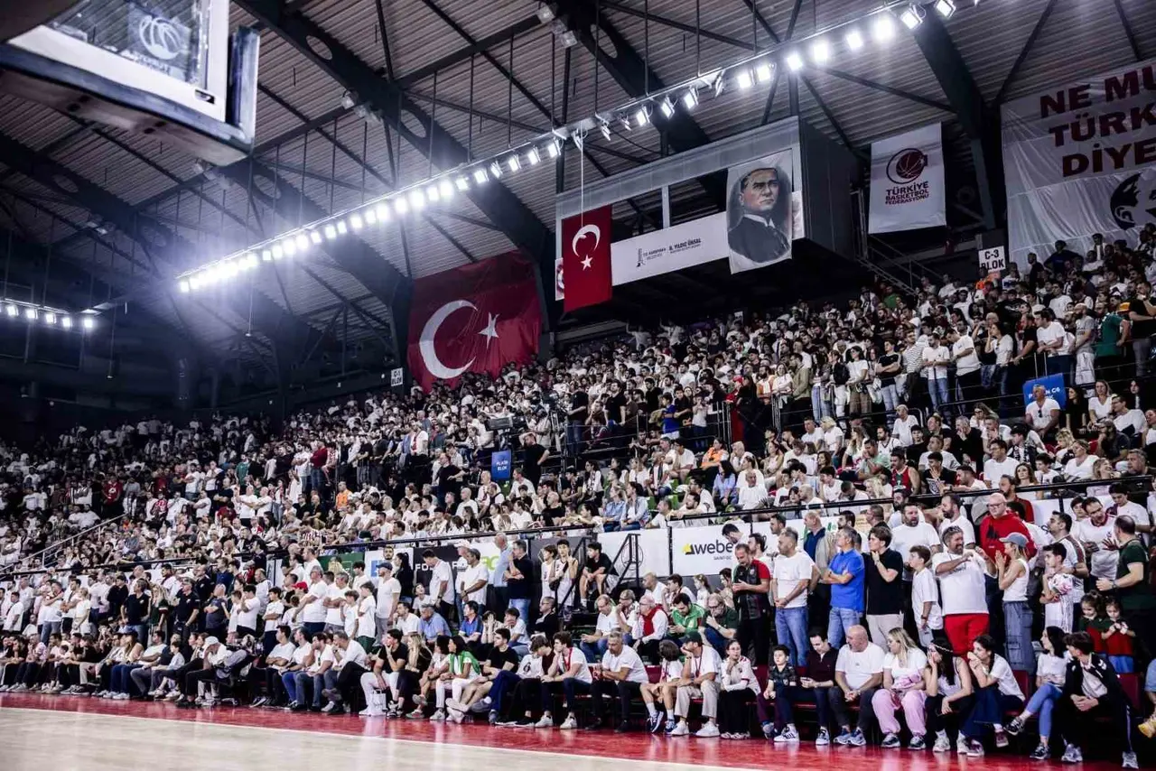 Karşıyaka Basketbol, iç sahadaki ilk yenilgisini aldı