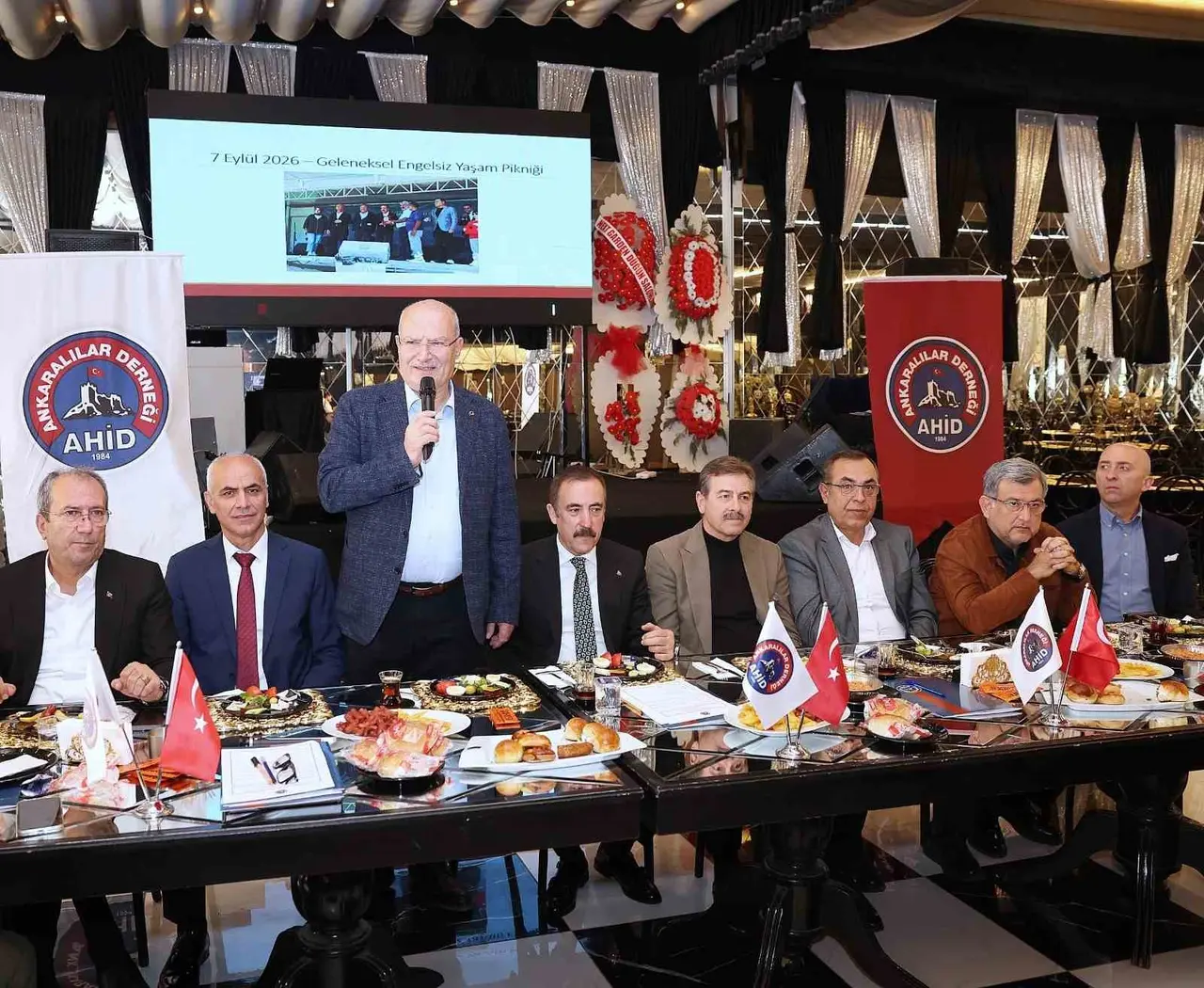 AHİD yönetimi toplantıda buluştu