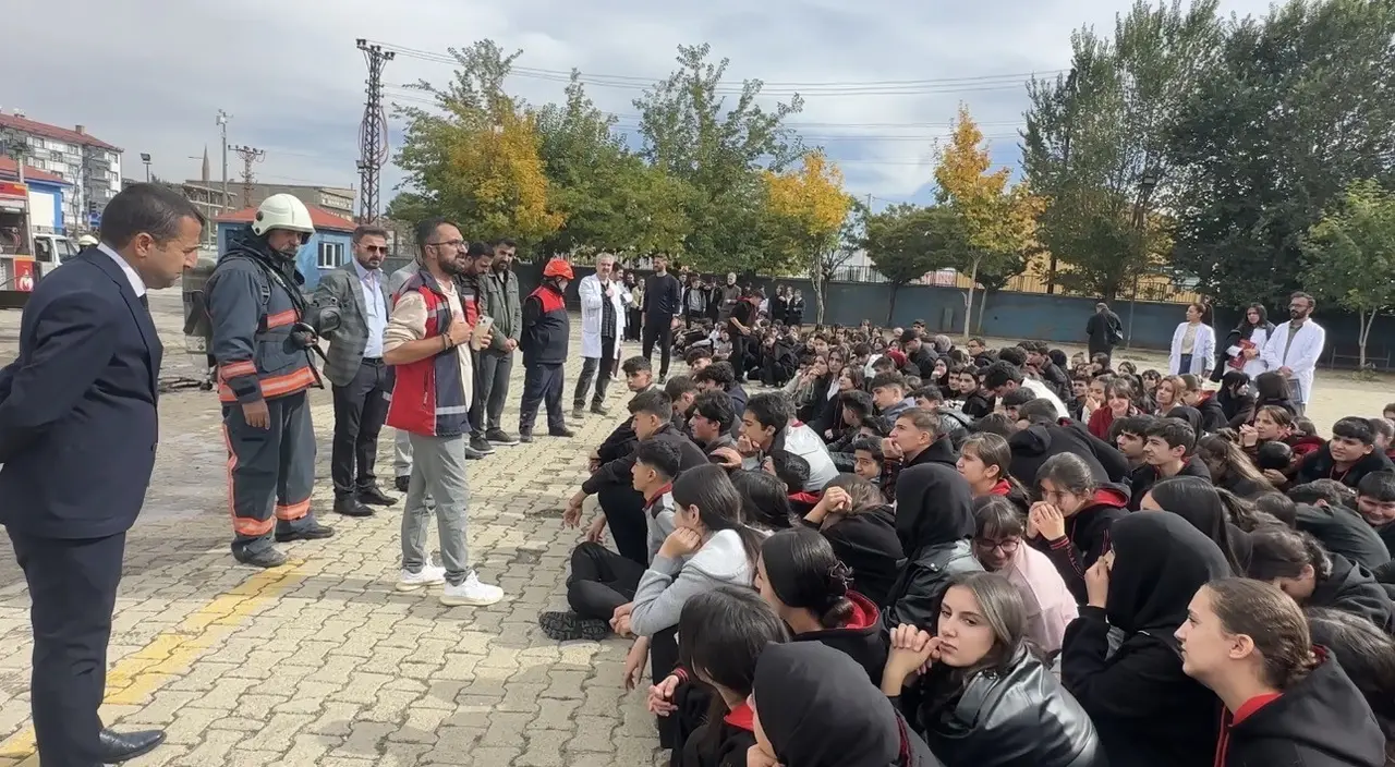 Yüksekova’da nefes kesen yangın tatbikatı