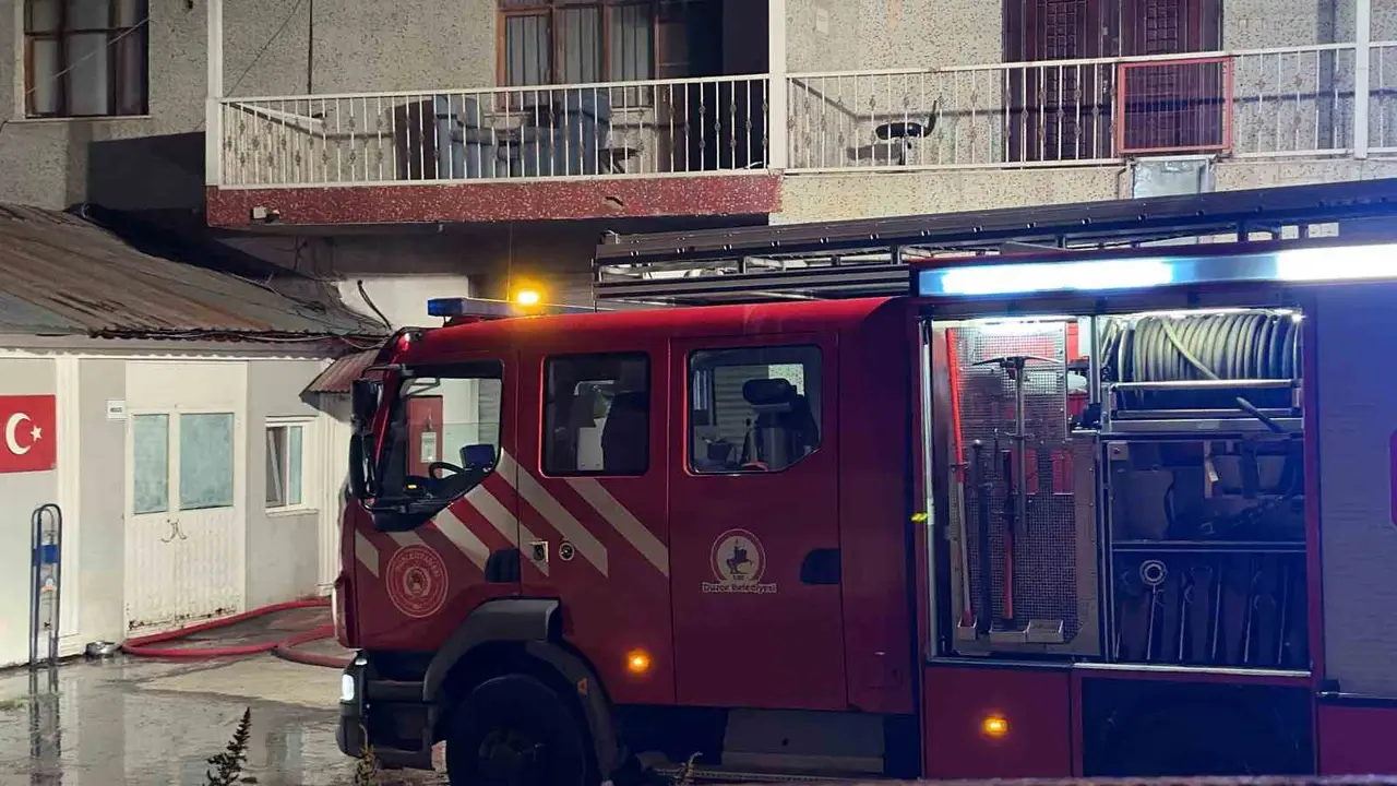 Konfeksiyon atölyesinde çıkan yangın büyümeden söndürüldü