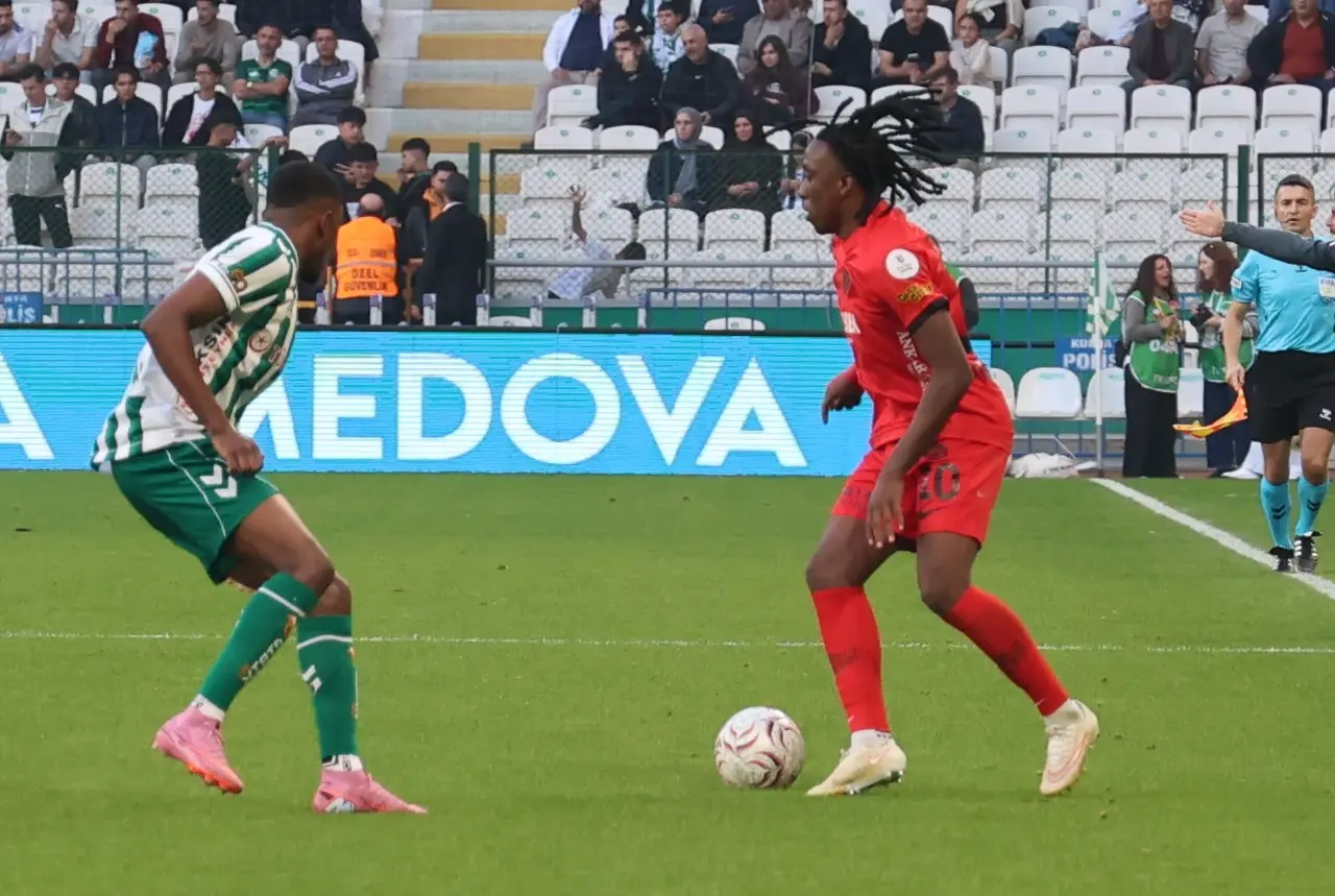Trendyol Süper Lig: Konyaspor: 1 - Gençlerbirliği: 0 (İlk yarı)