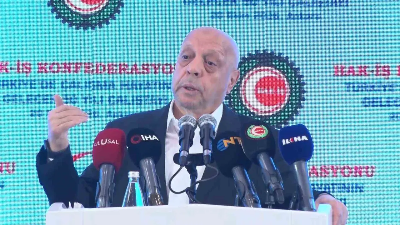 HAK-İŞ’ten 51’inci kuruluş yıl dönümünde Türkiye’de Çalışma Hayatının Gelecek 50 Yılı Çalıştayı