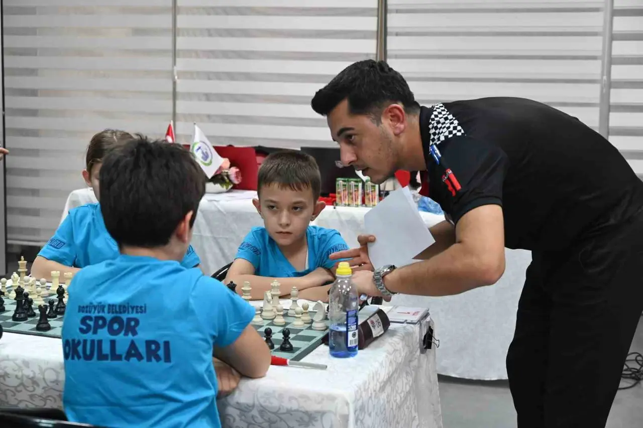 Hızlı Satranç Turnuvası’nda ödüller sahiplerini buldu