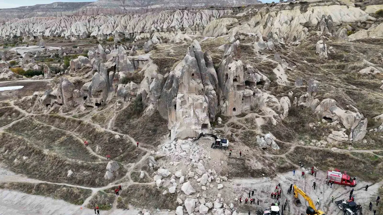 Kapadokya’da düşen kaya parçasının önceki görüntüsü