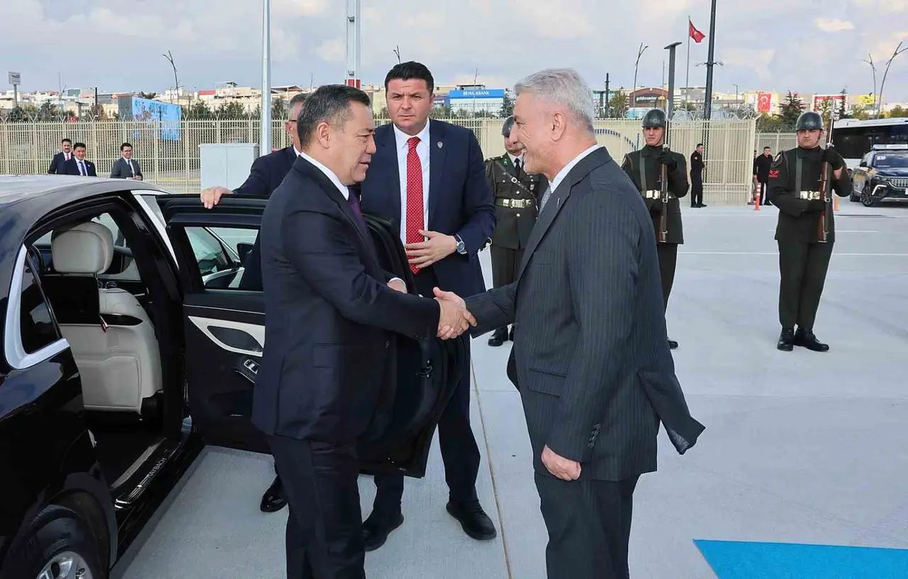 Bakan Bolat, Kazakistan ve Kırgızistan cumhurbaşkanlarını uğurladı