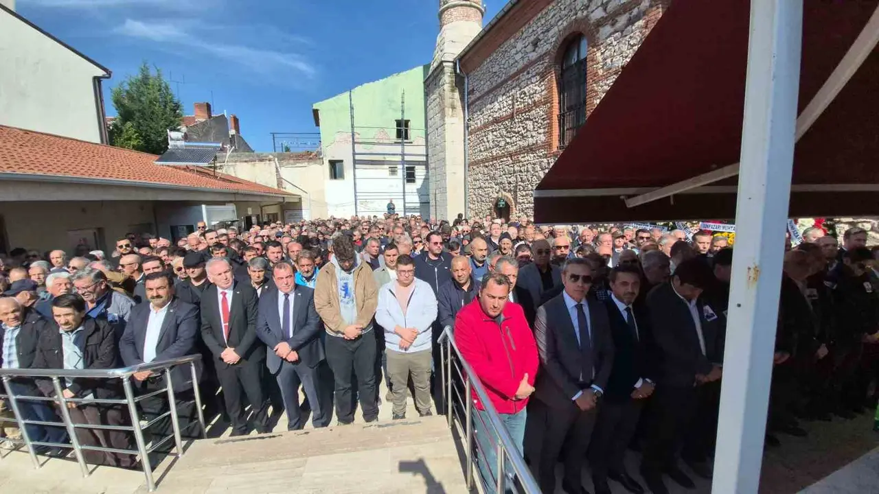 Muhtarlar Günü’nde hayatını kaybeden muhtar son yolculuğuna uğurlandı