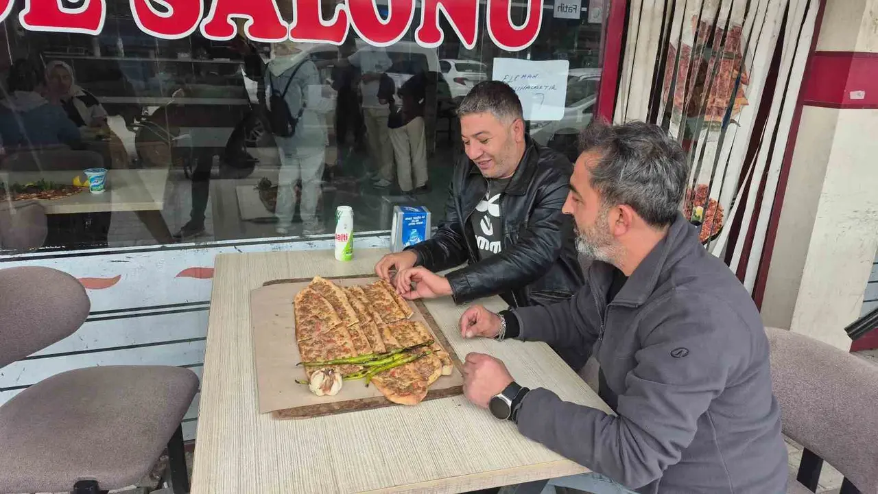 İç Anadolu’nun tescilli lezzetlerinden Yerköy pidesi Konya’nın etli ekmeğine rakip oldu