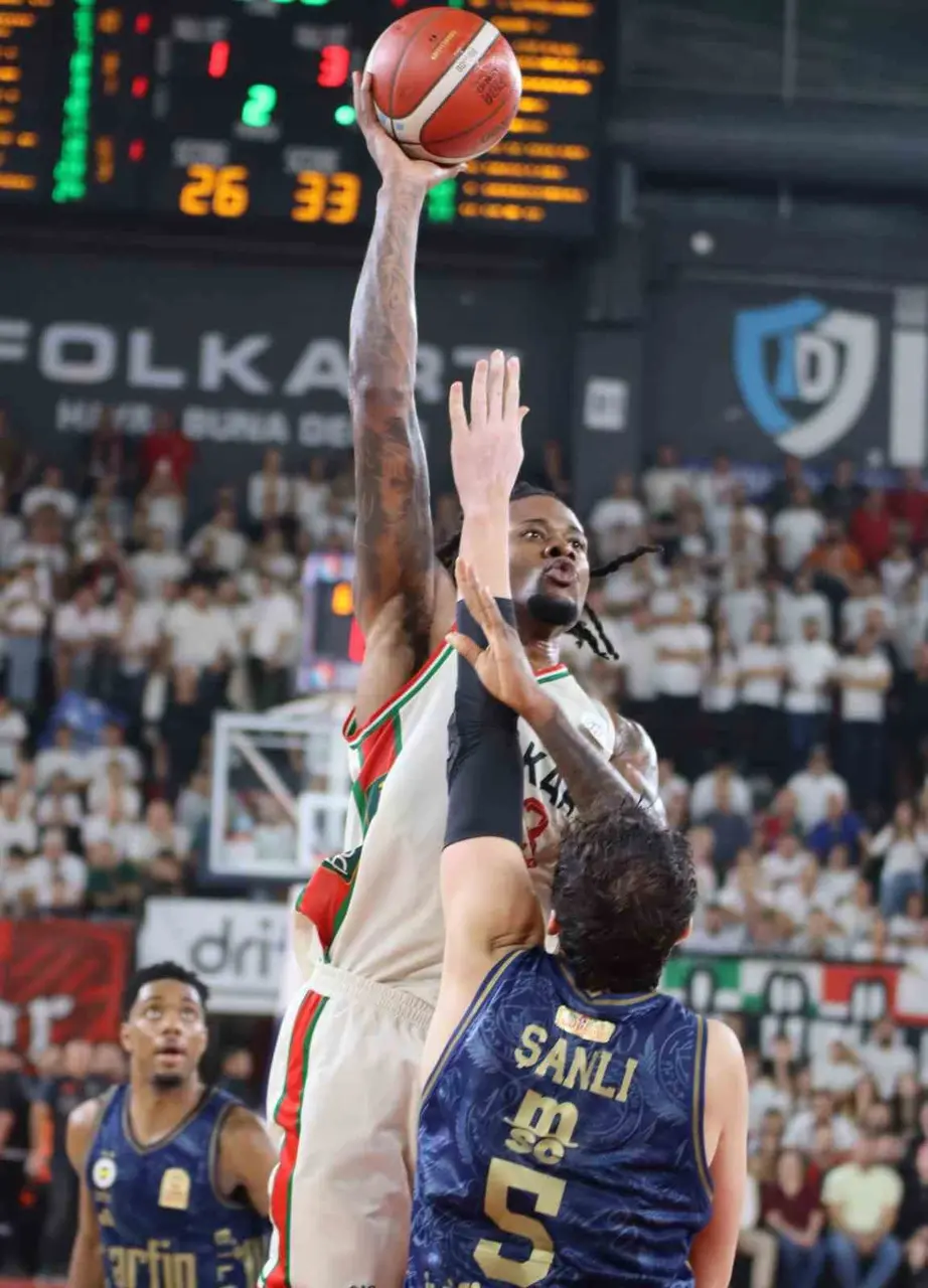 Karşıyaka Basketbol, iç sahadaki ilk yenilgisini aldı