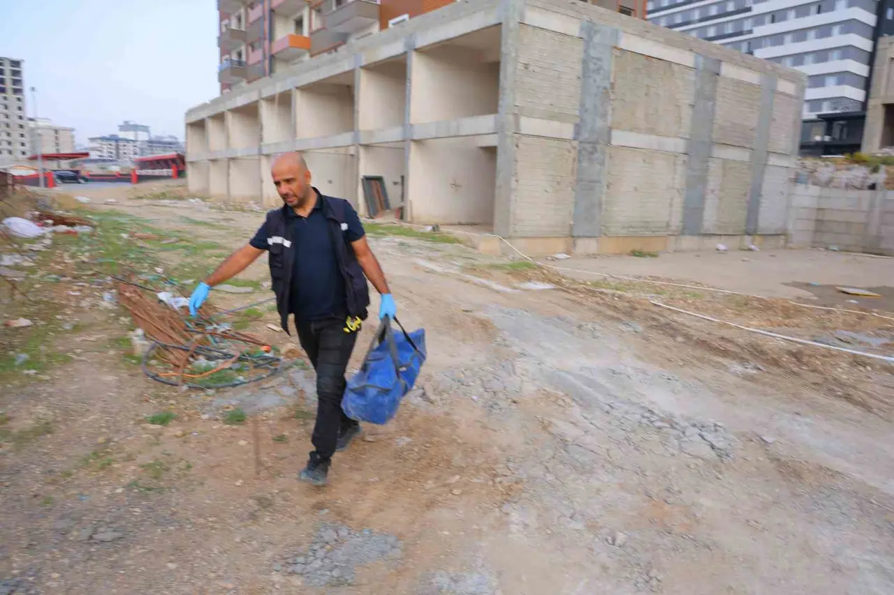 Kahramanmaraş’ta inşaat önünde erkek cesedi bulundu